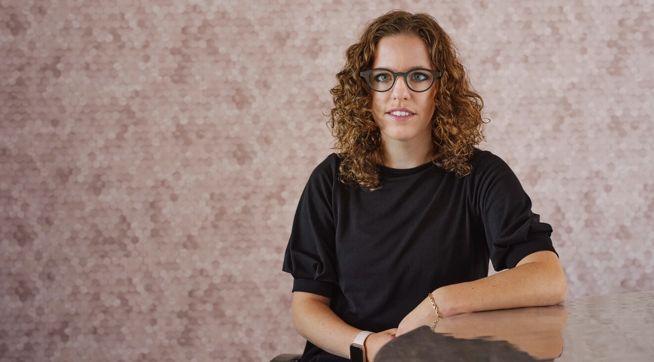 Portrait photo of Marianne, who lives with bladder issues caused by her MS. Marianne uses intermittent catheters to better manage her symptoms. 